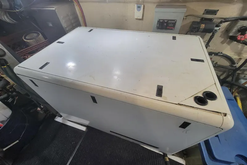 'elixir' Yacht Photos Pics Nothern Lights 12KW Genset