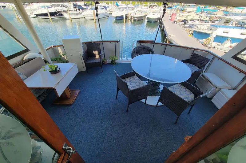 'elixir' Yacht Photos Pics AFT DECK