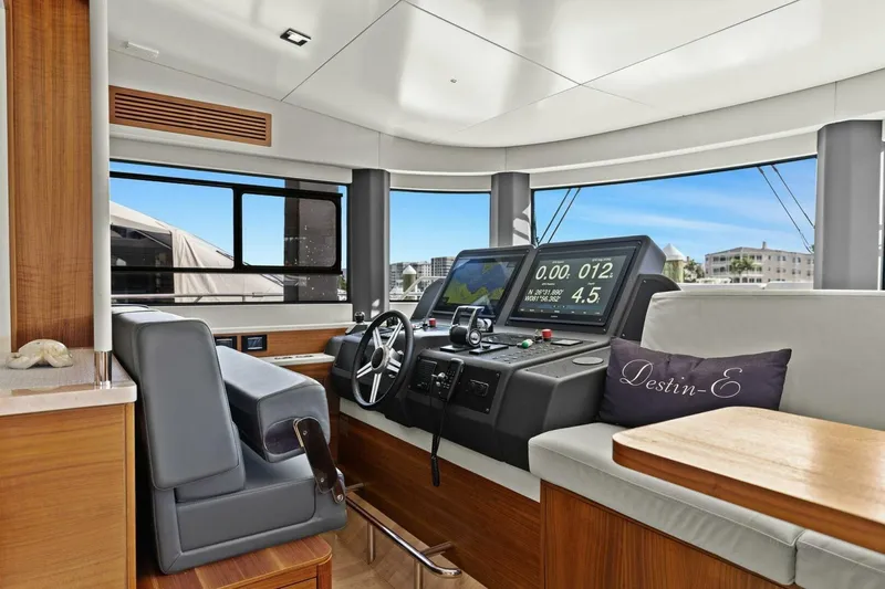 Destin-e Yacht Photos Pics 2021 Sirena 64- DESTIN-E- Helm