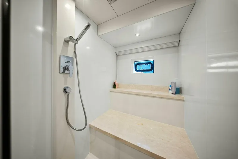 Destin-e Yacht Photos Pics 2021 Sirena 64- DESTIN-E- Master Stateroom Head