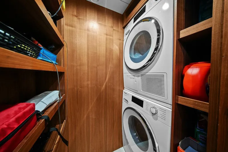 Destin-e Yacht Photos Pics 2021 Sirena 64- DESTIN-E- Laundry