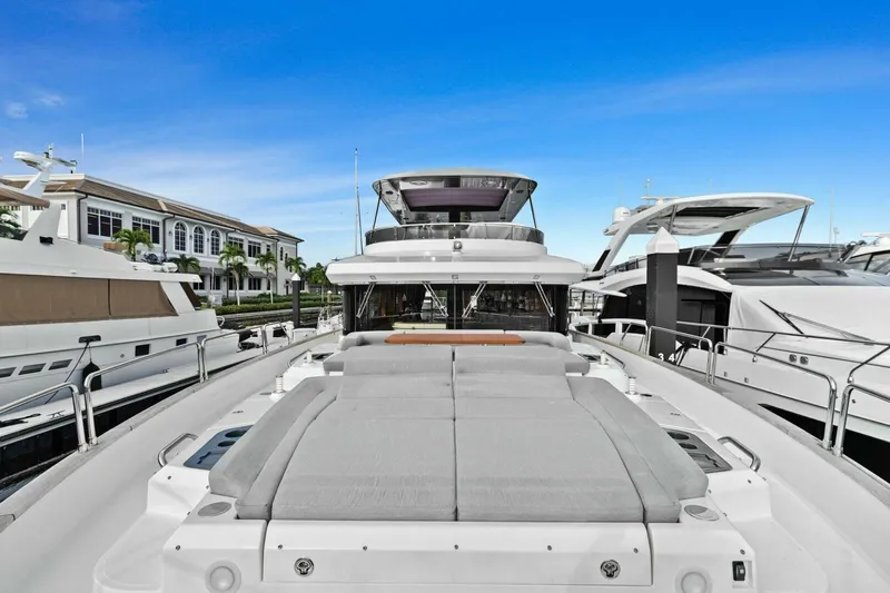 Destin-e Yacht Photos Pics 2021 Sirena 64- DESTIN-E- Bow