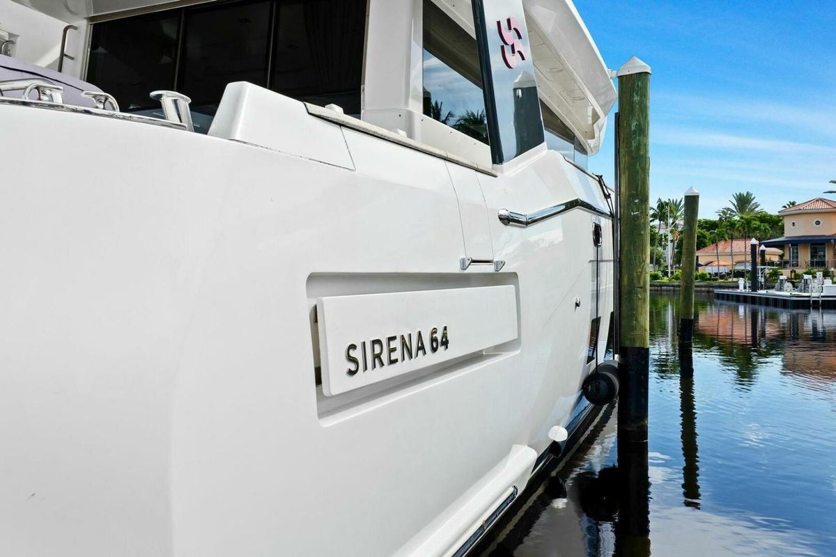 2021 Sirena 68 