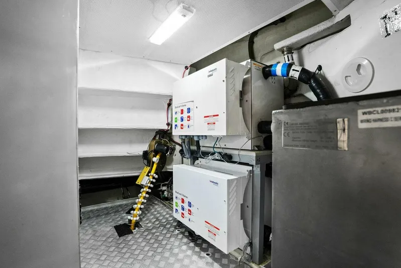 Destin-e Yacht Photos Pics 2021 Sirena 64- DESTIN-E- Engine Room