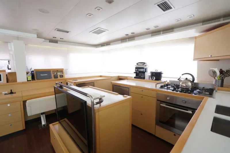 Oceananigans Yacht Photos Pics 