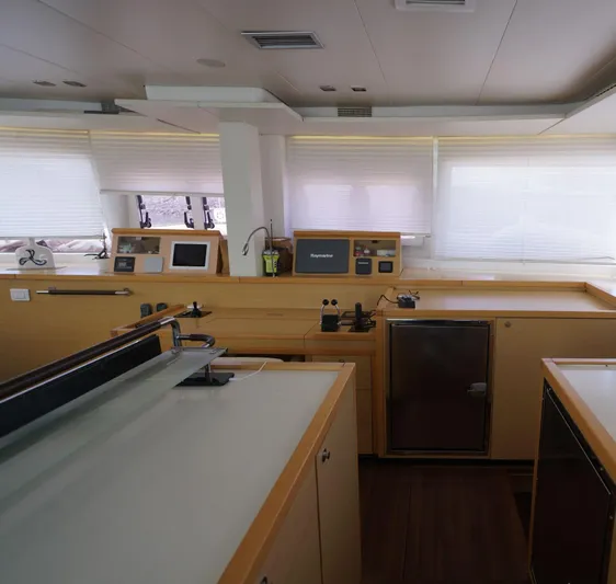 Oceananigans Yacht Photos Pics 