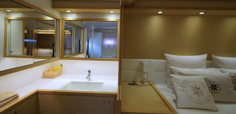 Oceananigans Yacht Photos Pics 