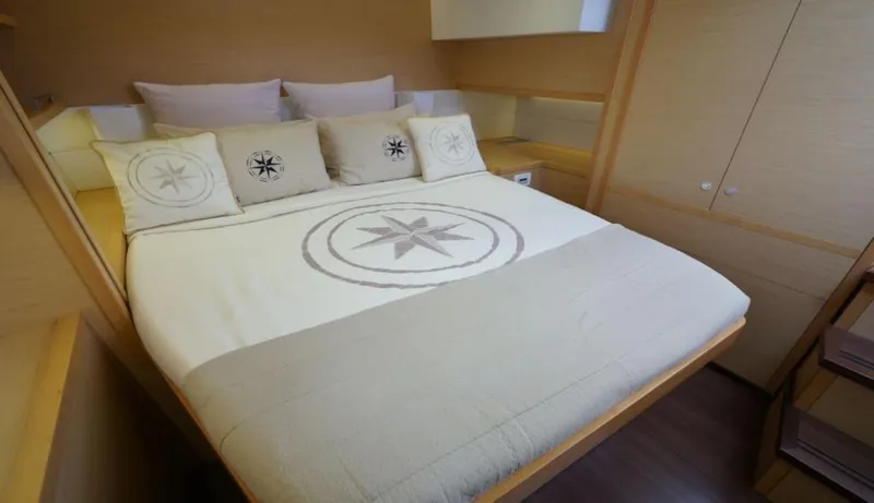 Oceananigans Yacht Photos Pics 