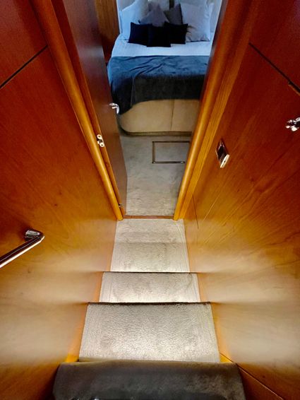 2007-64-6-sunseeker-predator-62