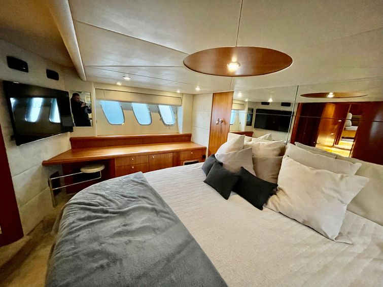 2007-64-6-sunseeker-predator-62