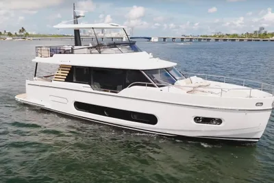 Azimut Magellano 60
