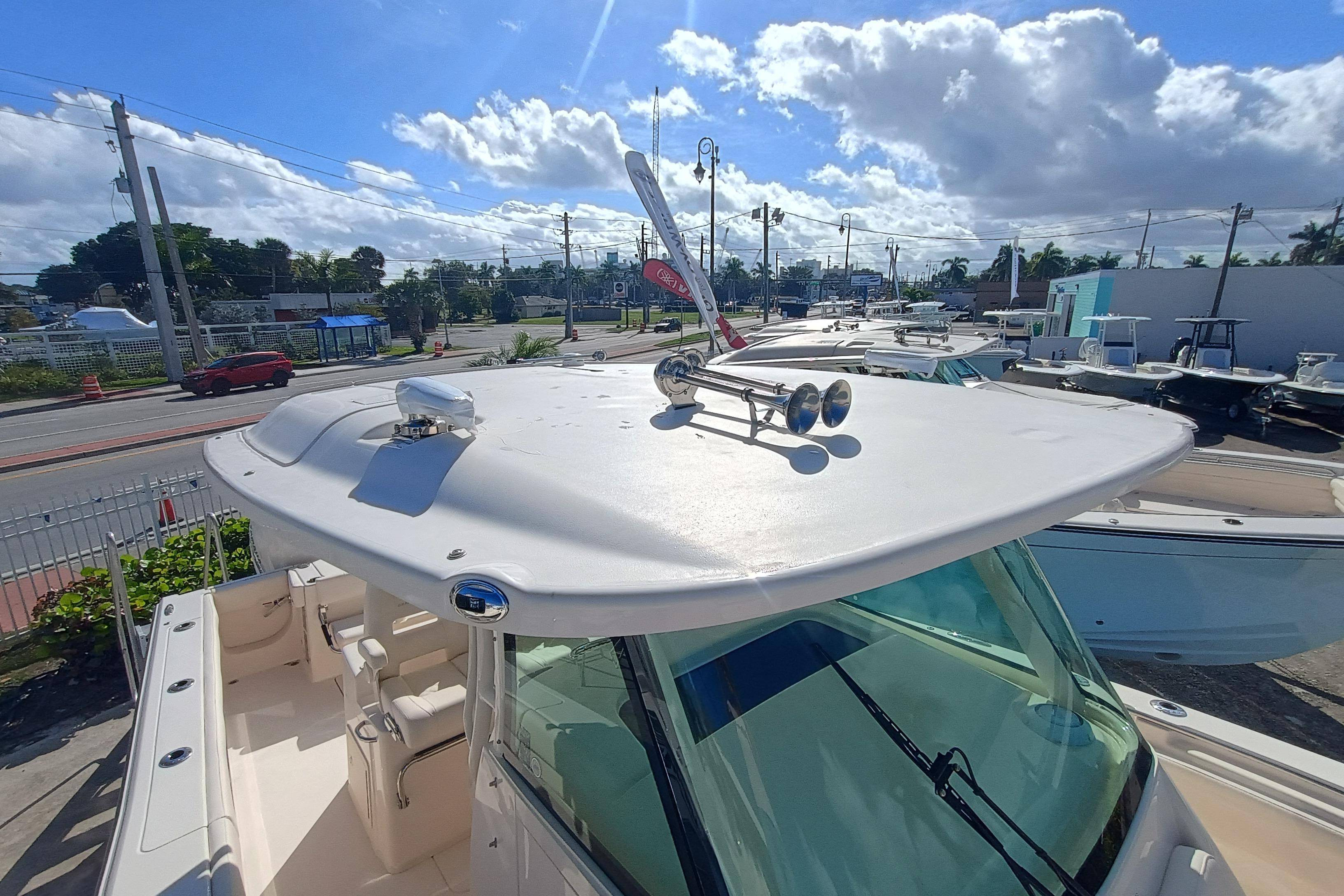 2026 Grady-White Canyon 336 - Image 8