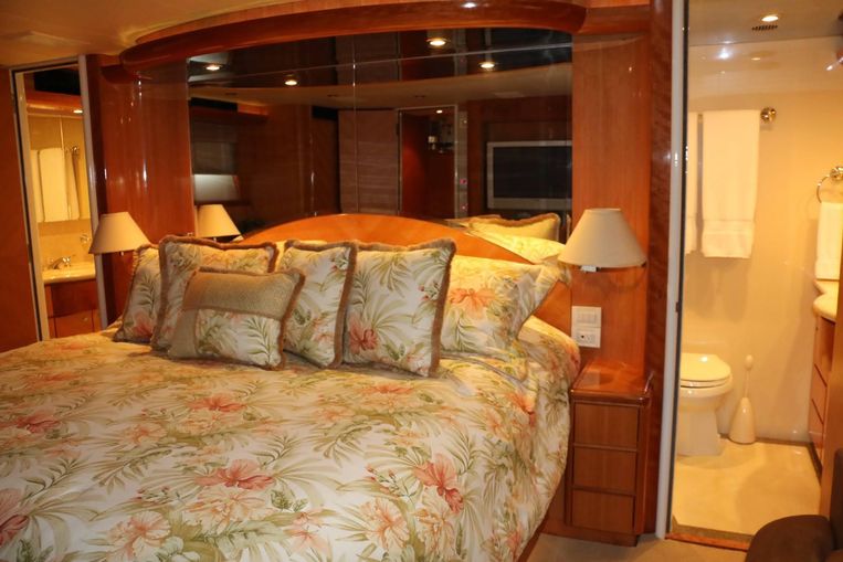 2004-67-11-cheoy-lee-motor-yacht