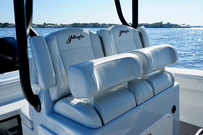 Luhn 32 Yacht Photos Pics Yellowfin 32 Luhn 32- Center Console Seating
