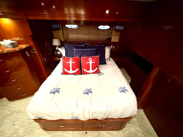 Plan B Yacht Photos Pics Master StateRoom