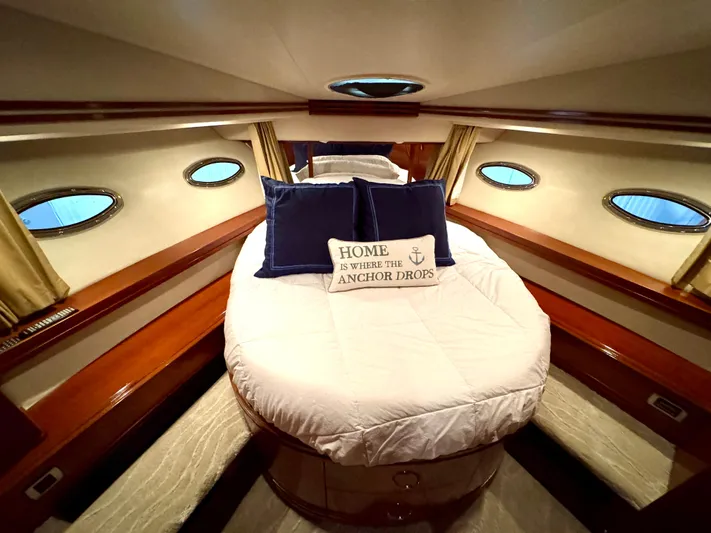 Plan B Yacht Photos Pics VIP StateRoom