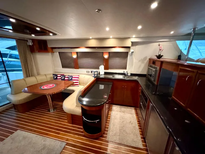 Plan B Yacht Photos Pics Interior - Strb. Side