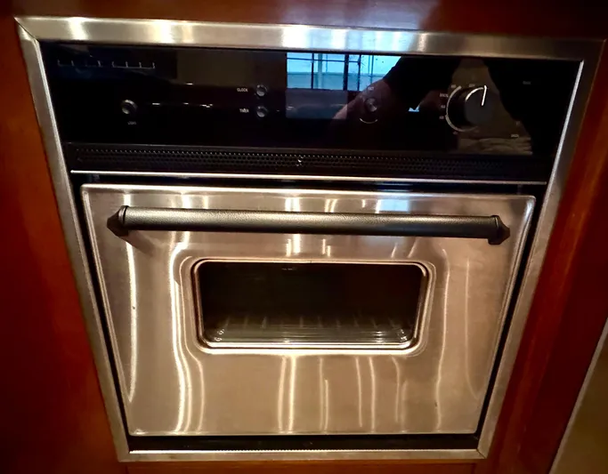 Plan B Yacht Photos Pics Oven