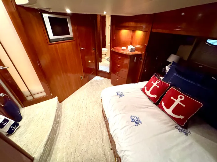 Plan B Yacht Photos Pics Master StateRoom