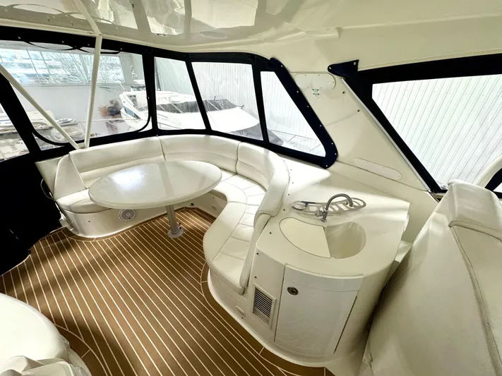 Plan B Yacht Photos Pics FlyBridge - Port Side