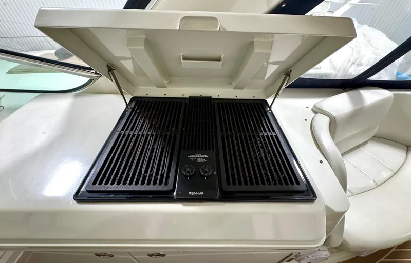 Plan B Yacht Photos Pics FlyBridge BBQ Grill