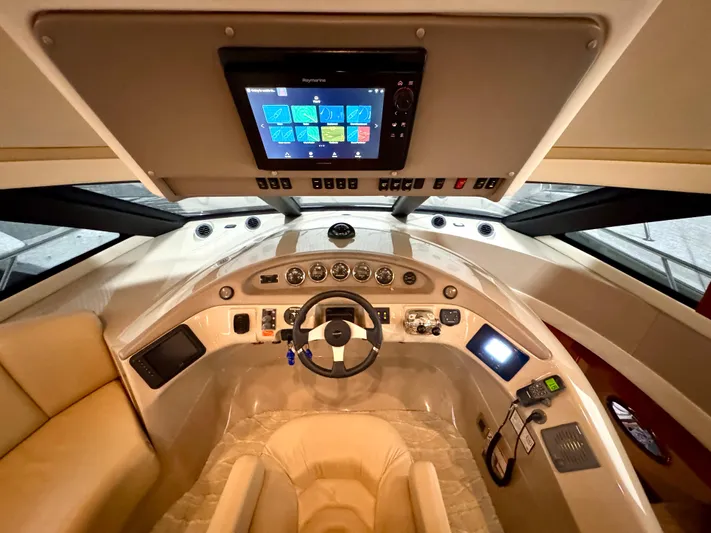 Plan B Yacht Photos Pics Pilothouse Main Helm