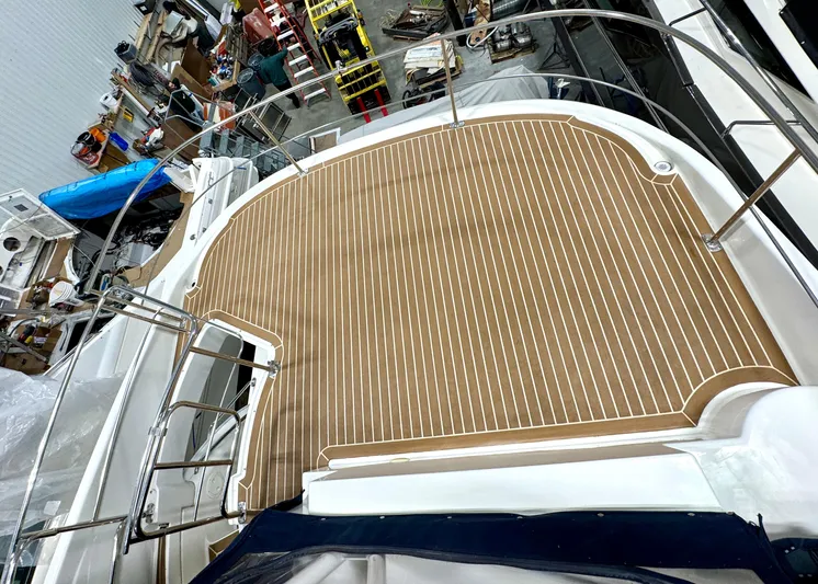 Plan B Yacht Photos Pics FlyBridge Aft Deck Area