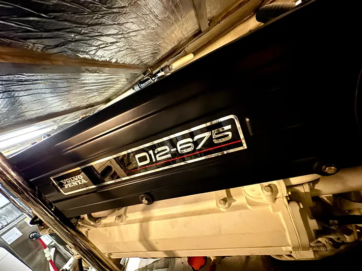 Plan B Yacht Photos Pics Engines - Volvo Penta D12?s 675HP