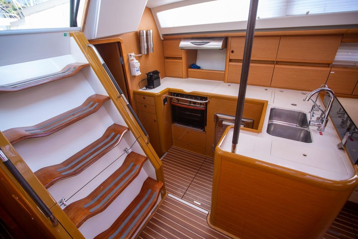 2011 Jeanneau 57 