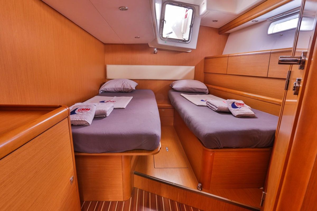 2011 Jeanneau 57 
