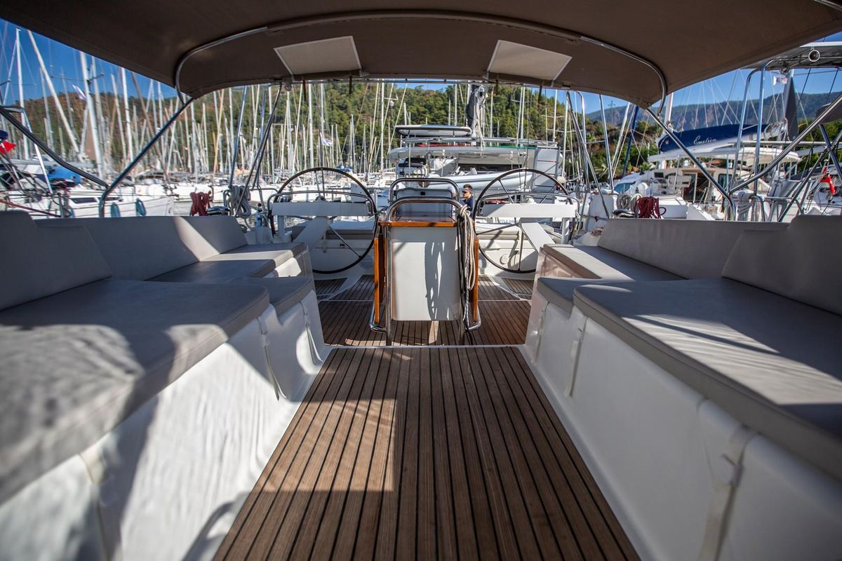 2011 Jeanneau 57 