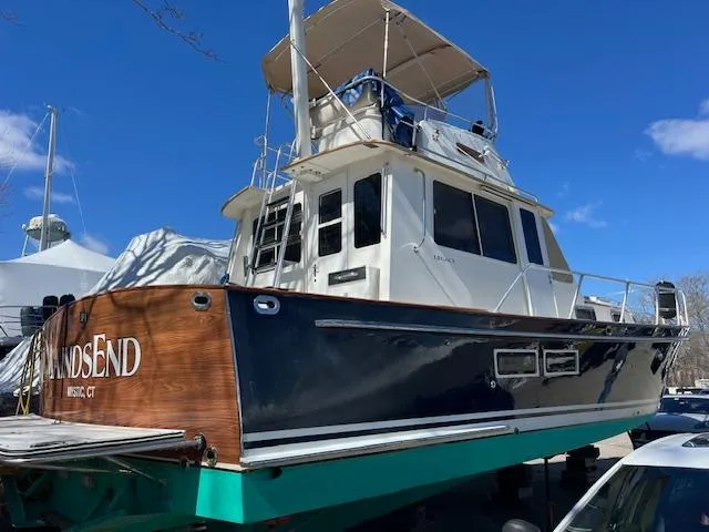 Landsend Yacht Photos Pics 