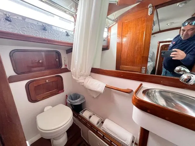 Landsend Yacht Photos Pics 