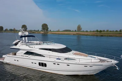 2010 Fairline Squadron 78