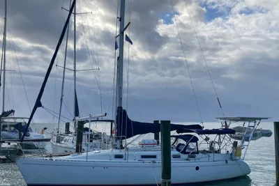 Beneteau MOORINGS 38