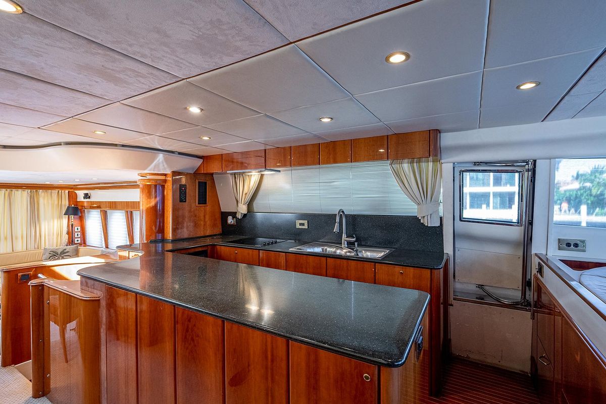 2000 Viking 72 