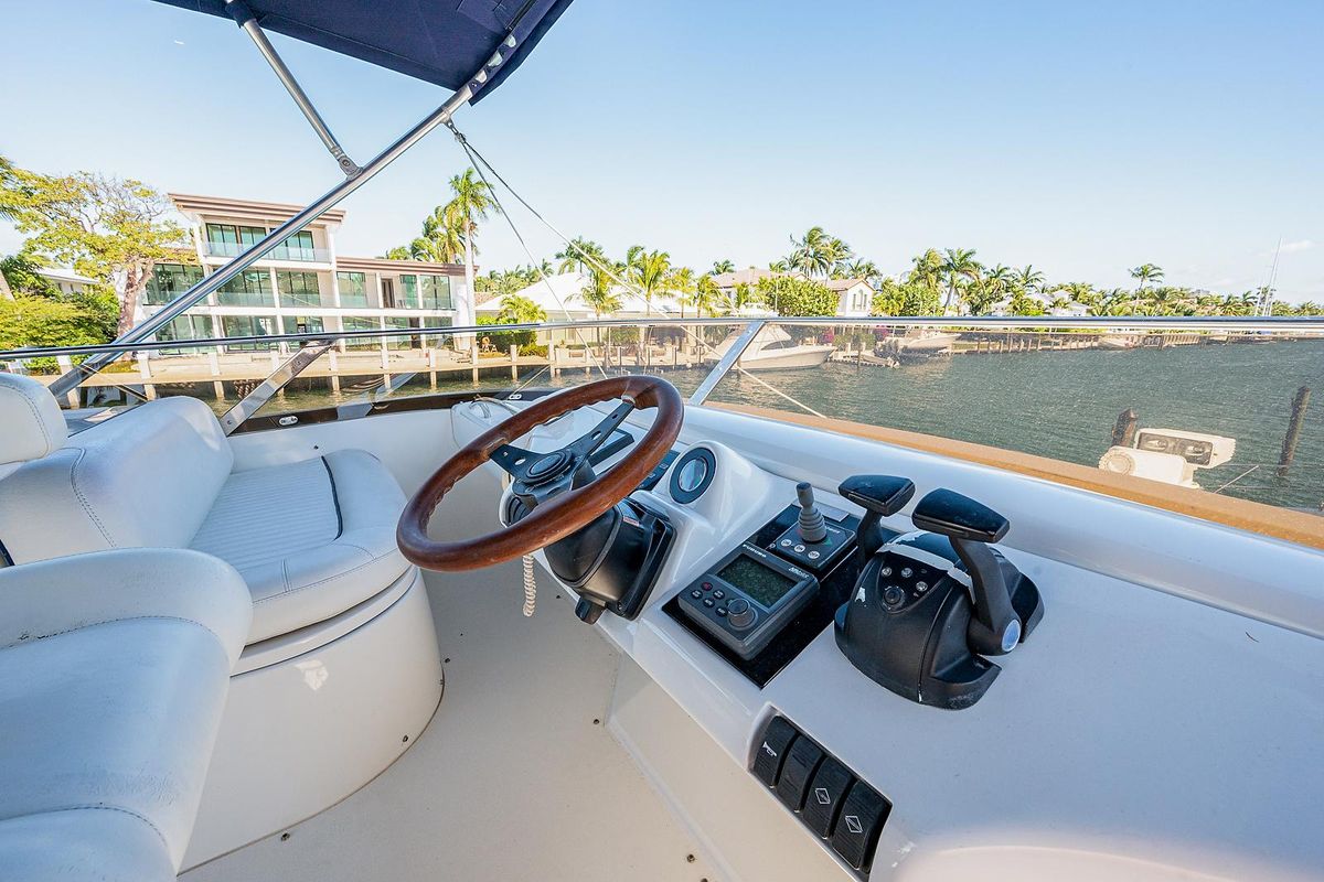 2000 Viking 72 