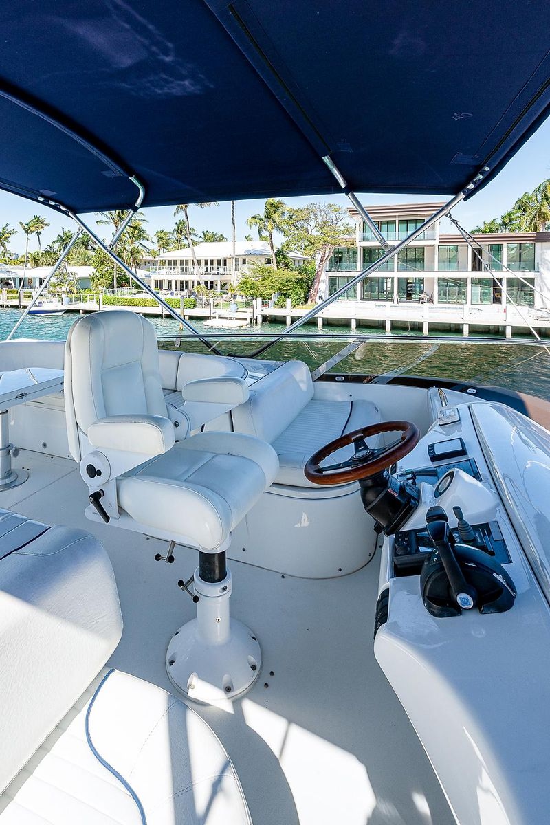 2000 Viking 72 