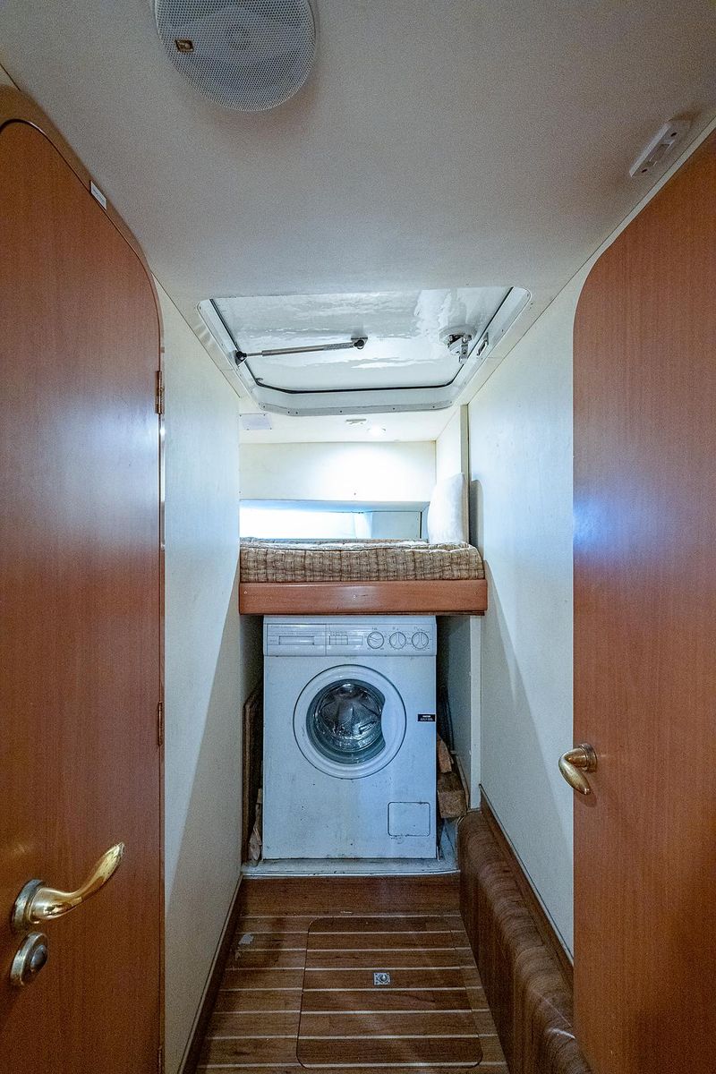 2000 Viking 72 