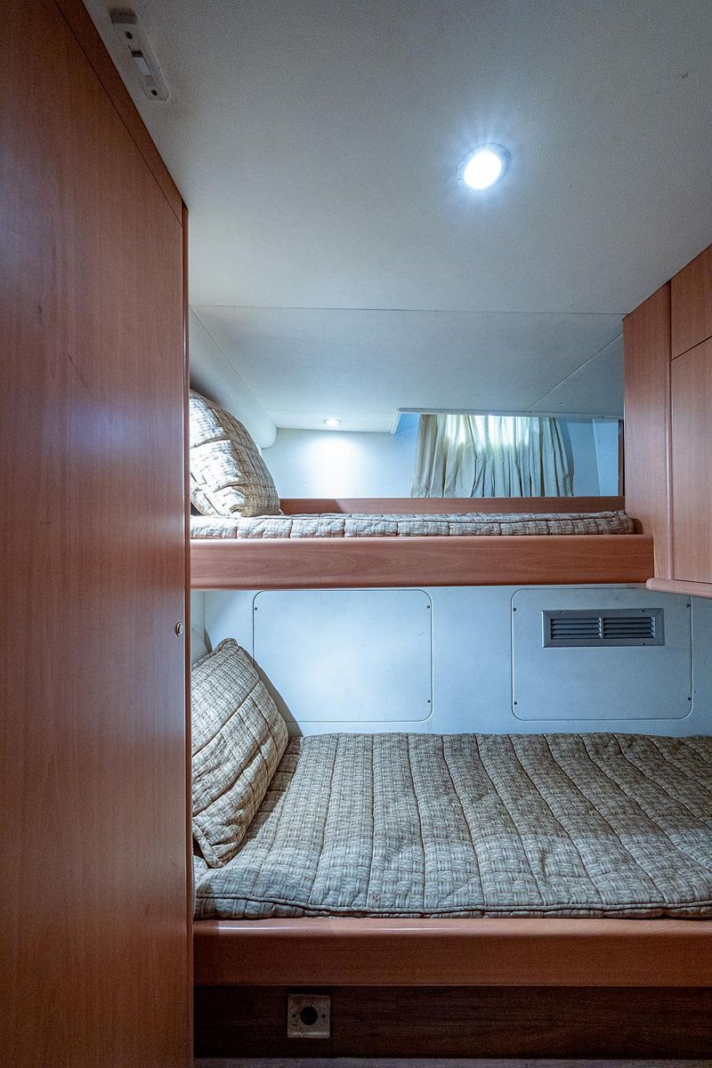 2000 Viking 72 