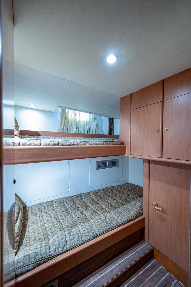 2000 Viking 72 