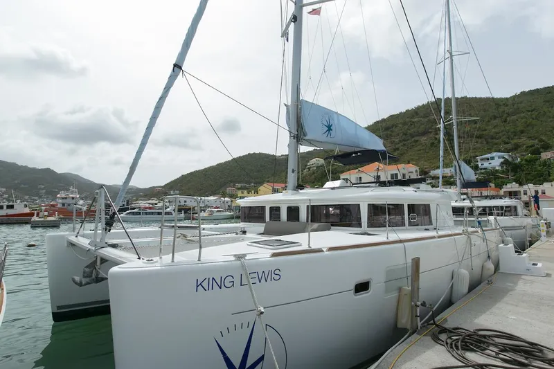 King Lewis Yacht Photos Pics King Lewis - Main Profile View (1)