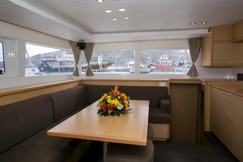 King Lewis Yacht Photos Pics King Lewis - Saloon View (3)