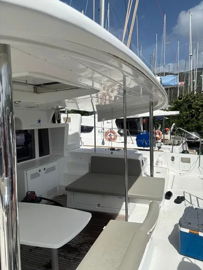 King Lewis Yacht Photos Pics King Lewis - Main Cockpit View (1)