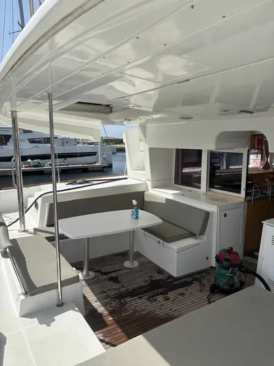 King Lewis Yacht Photos Pics King Lewis - Main Cockpit View (2)