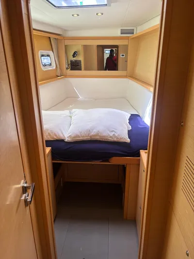 King Lewis Yacht Photos Pics King Lewis - Cabin View (3)