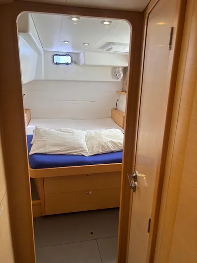 King Lewis Yacht Photos Pics King Lewis - Cabin View (4)