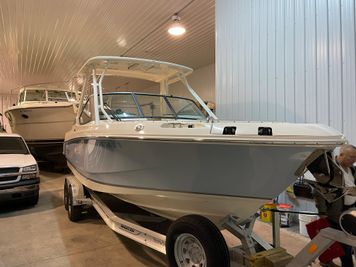 Boston Whaler 240 Vantage
