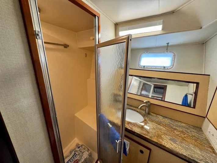 Reel Amnesia Yacht Photos Pics 