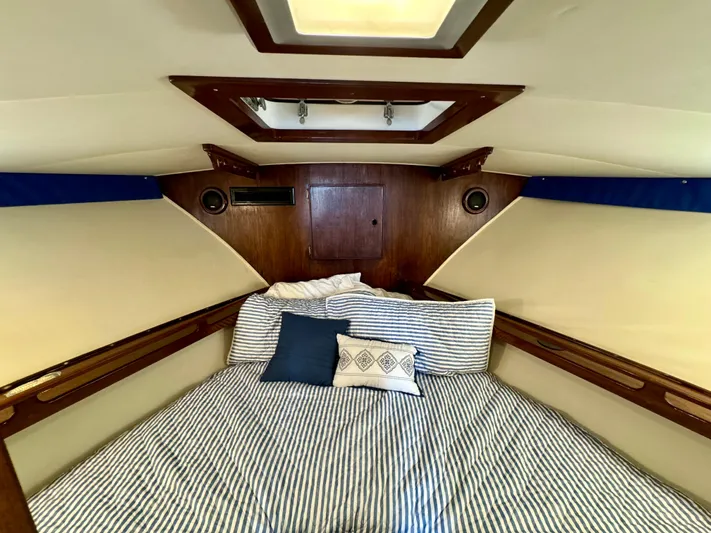 Reel Amnesia Yacht Photos Pics 